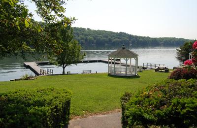 Candlewood Knolls on candlewood lake